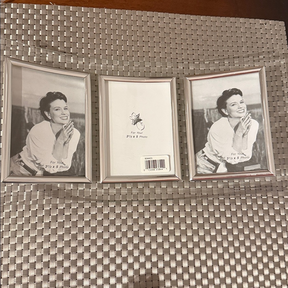 CLASSIC Photo Curved Picture Frame 3.7x5..Holds 3 Photos Silver Frame 13 x7in - Picture 11 of 12